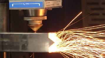 Milyen vastag 15 000 wattos szálas lézervágó gép vágható