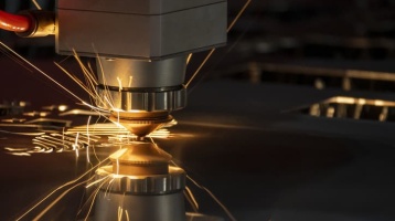 Fémlemez lézervágás: Átfogó útmutató az alapokhoz